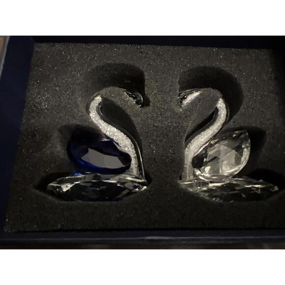 DLXK crystal world pair of swans - Picture 3 of 3